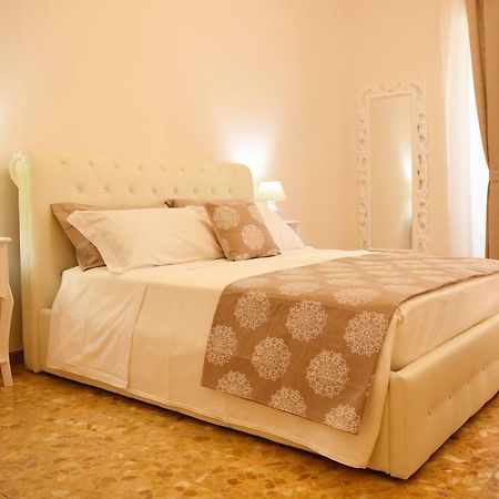 نابولي B&B Bonnes Suites المظهر الخارجي الصورة